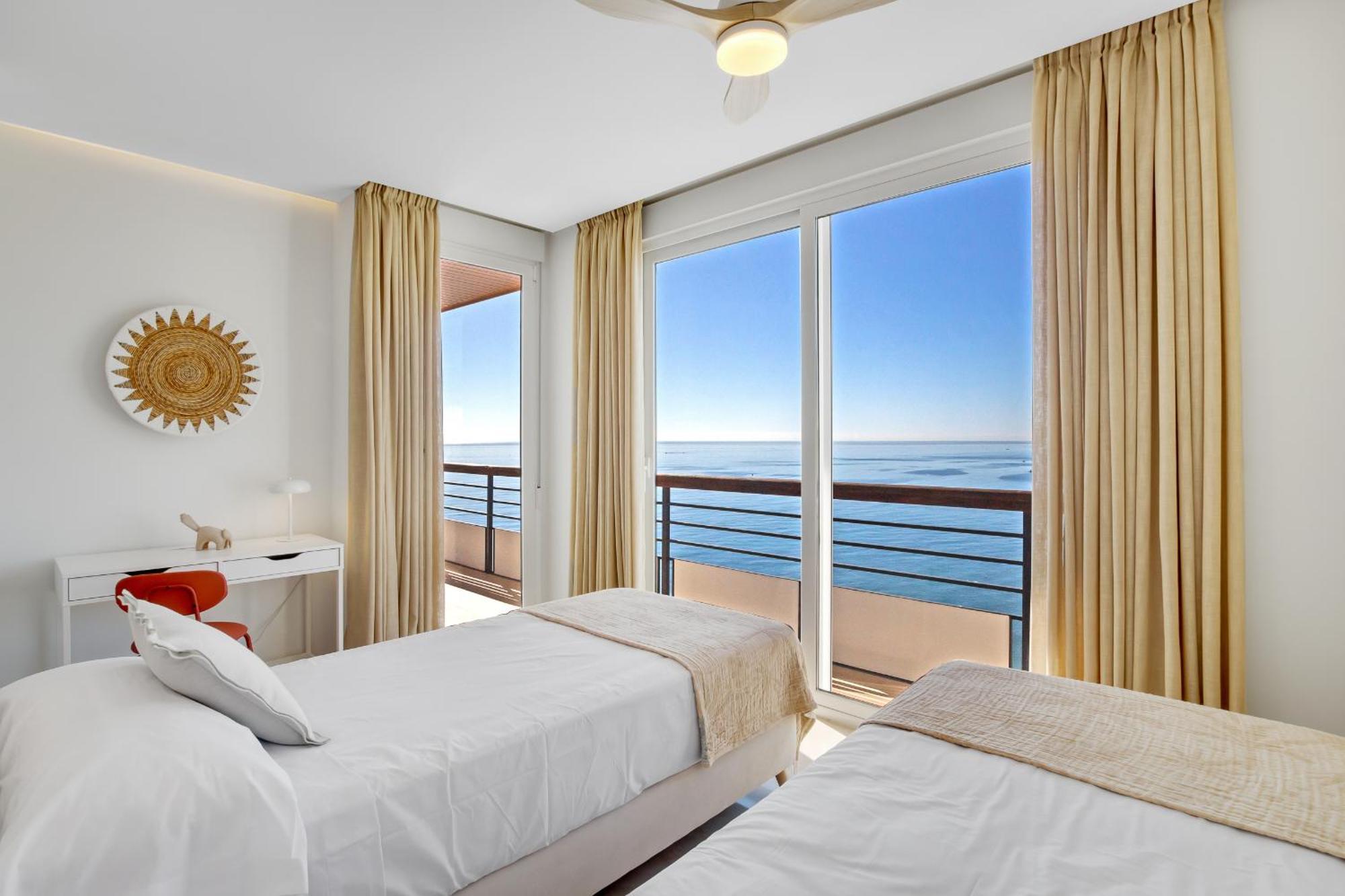 Santa Clara Modern & Exclusive Seafront Apartment Torremolinos Exterior foto